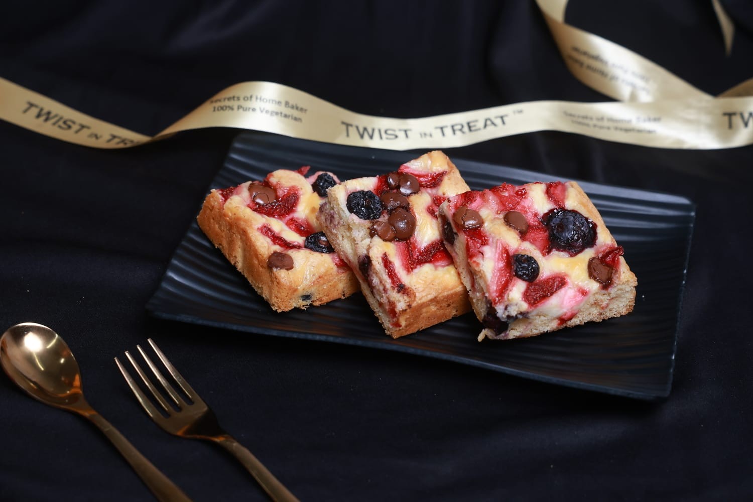 Berrilicious Cream Cheese Blondie